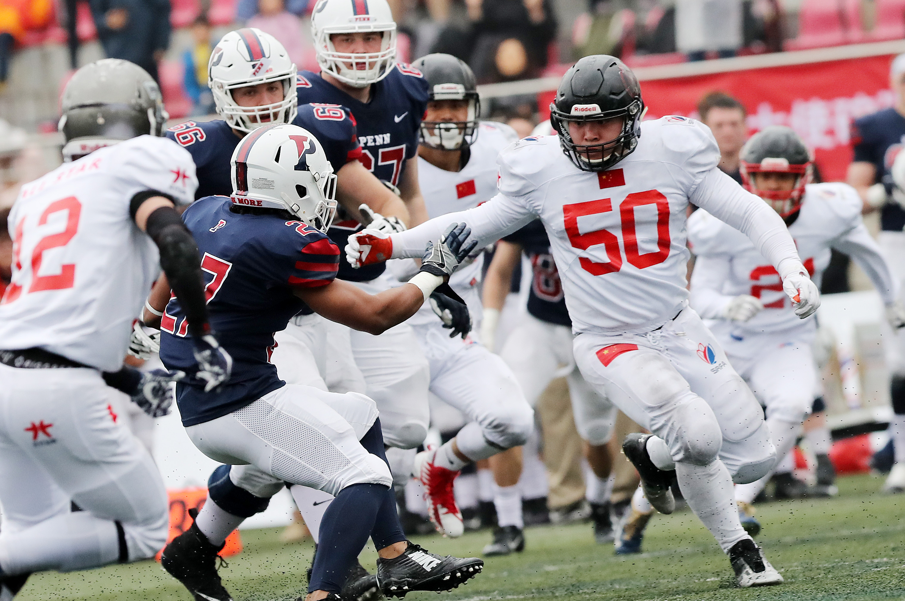 开云体育官网-回顾橄榄球经典时刻：传奇再现