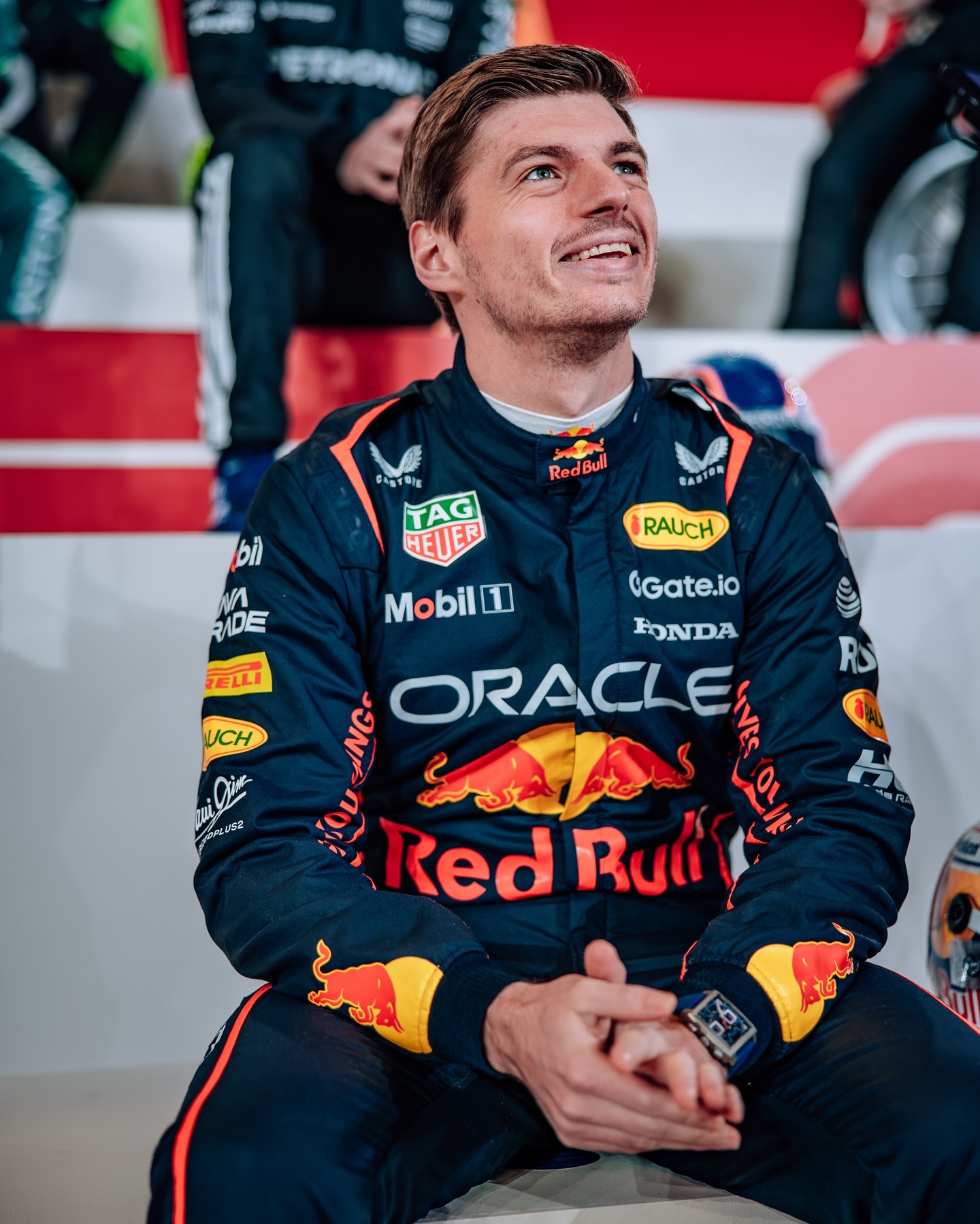 阿斯顿马丁险胜红牛二队，勒克莱尔点燃赛场