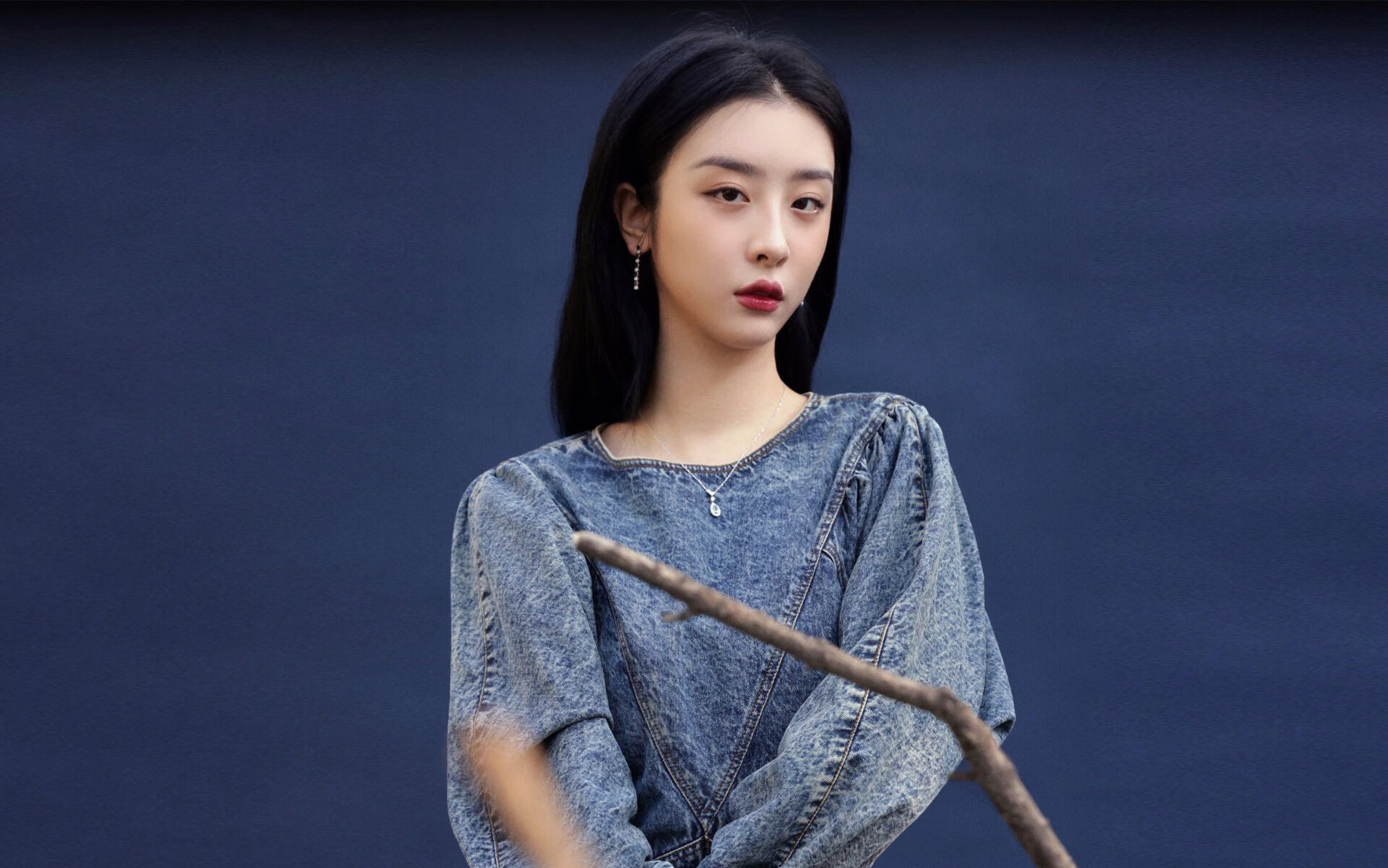 生死一刻！库里压哨三分如利剑穿心，篮网三巨头险胜76人显露冠军相