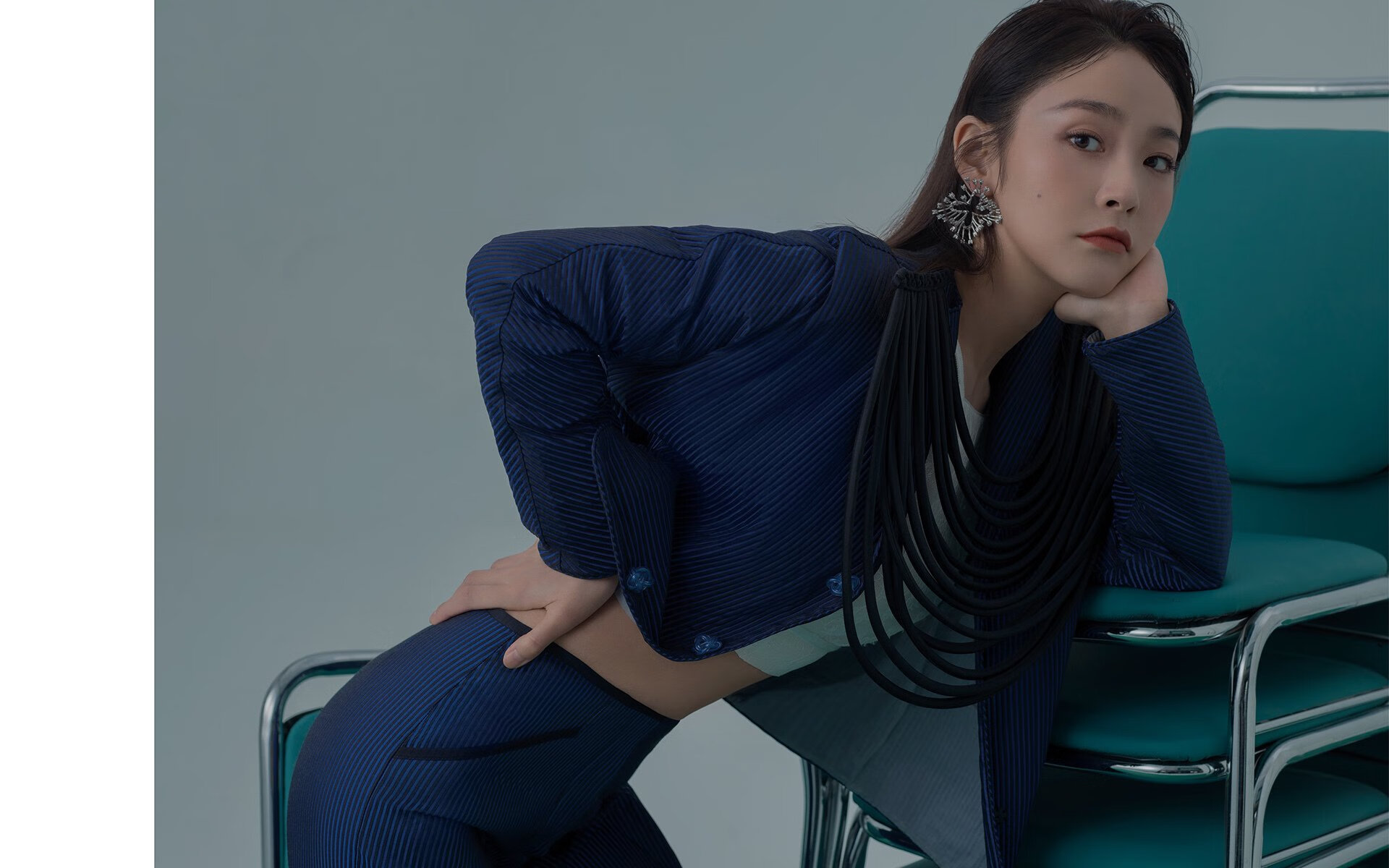 纸面上的碾压，沙海下的暗战，当卡塔尔的黄金中场锁死一切，奥斯梅恩的致命一击如何改写世界杯剧本